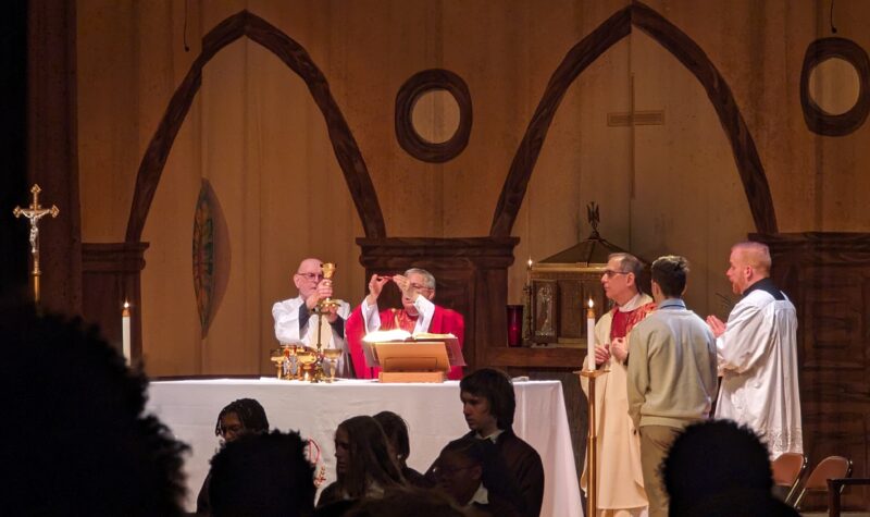 Bishop Schlert and Father Ezaki concelebrate Mass to open Catholic Schools Week 2024